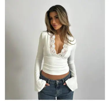 Women's Feminine Long-sleeved top with lace